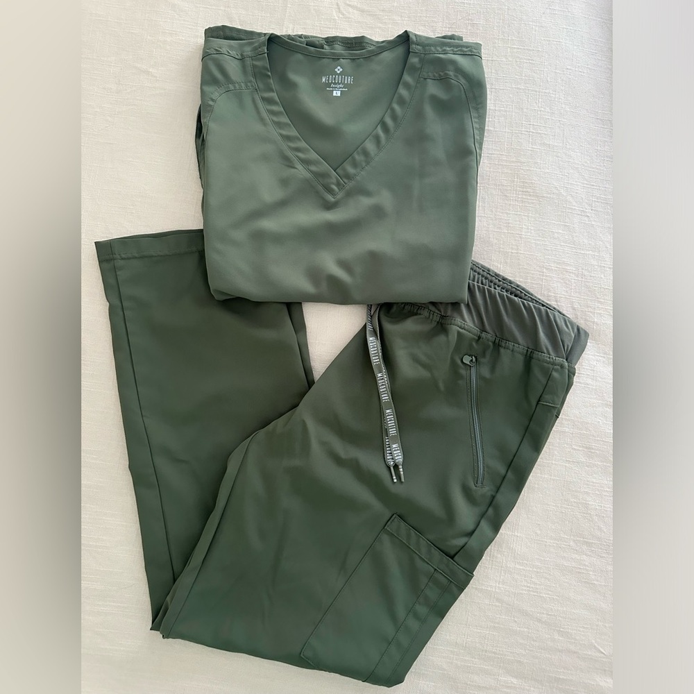 Med Couture Insight Scrubs Size Large